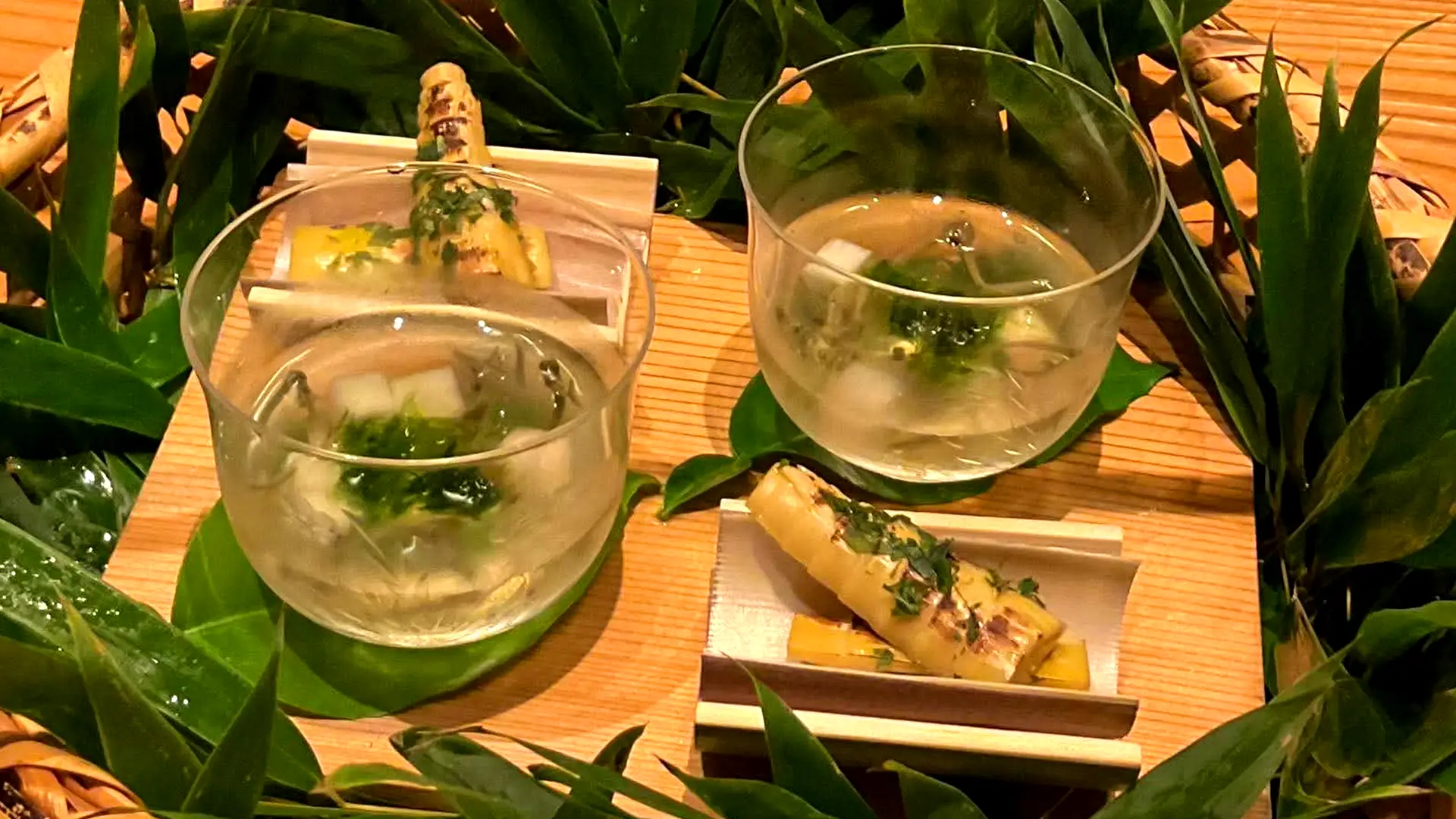 竹籠に盛られた前菜